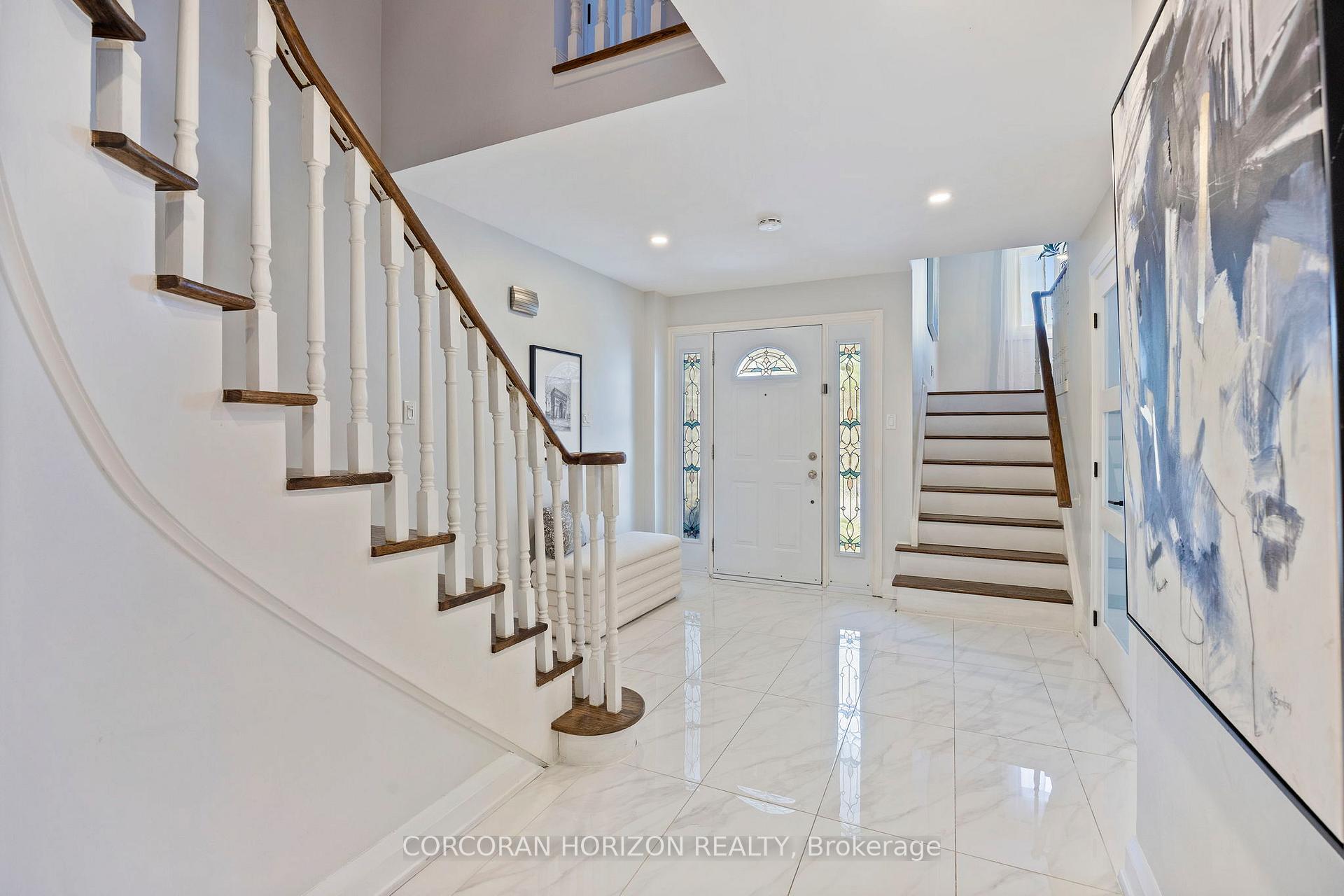 Photo 4 of 35 McKelvey Drive, Markham, Aileen-Willowbrook — HOMEH