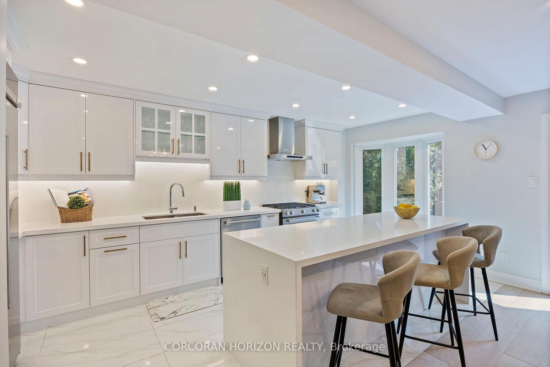 Photo 9 of 35 McKelvey Drive, Markham, Aileen-Willowbrook — HOMEH