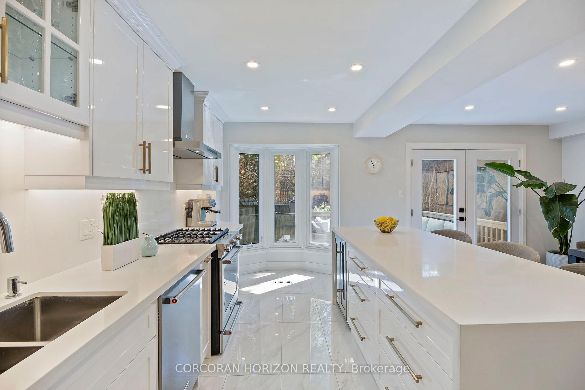 Photo 11 of 35 McKelvey Drive, Markham, Aileen-Willowbrook — HOMEH