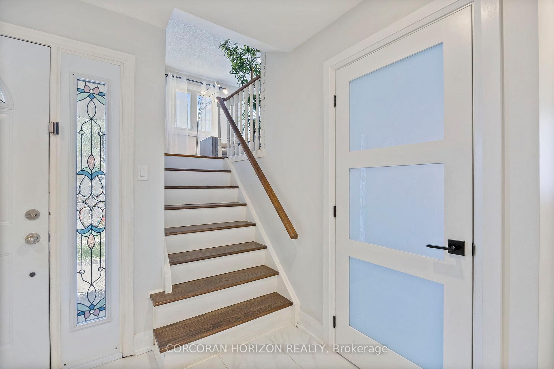 Photo 17 of 35 McKelvey Drive, Markham, Aileen-Willowbrook — HOMEH