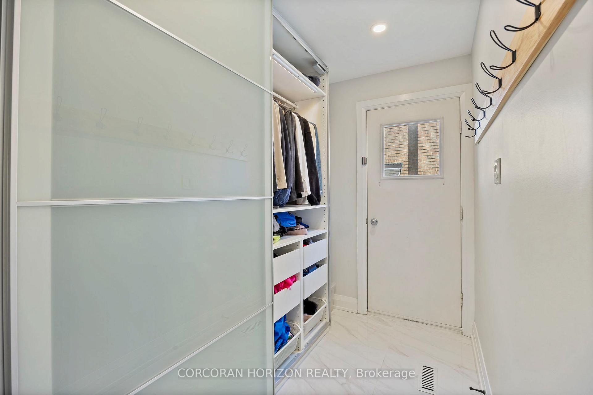 Photo 23 of 35 McKelvey Drive, Markham, Aileen-Willowbrook — HOMEH