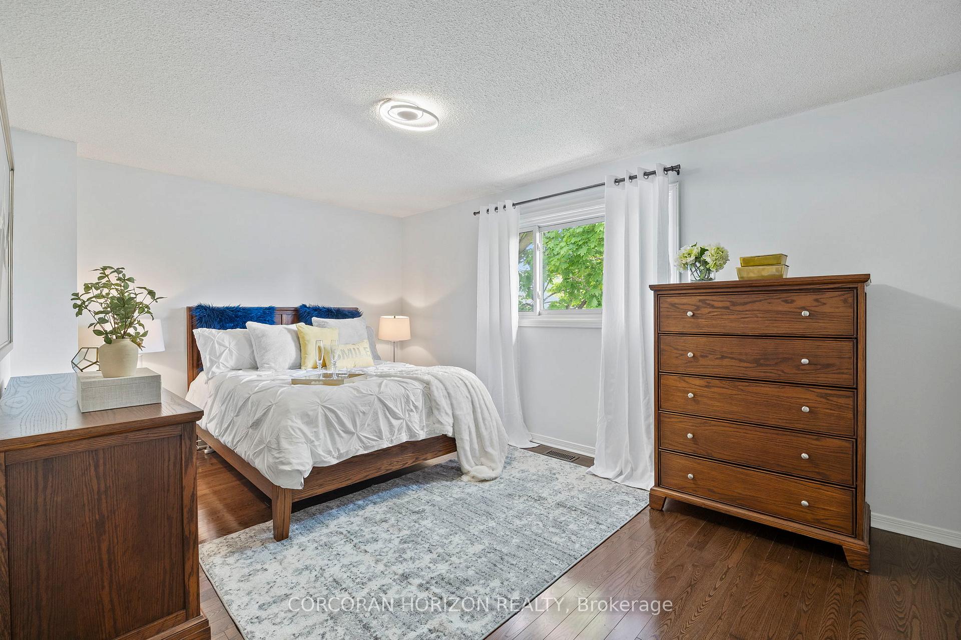 Photo 27 of 35 McKelvey Drive, Markham, Aileen-Willowbrook — HOMEH