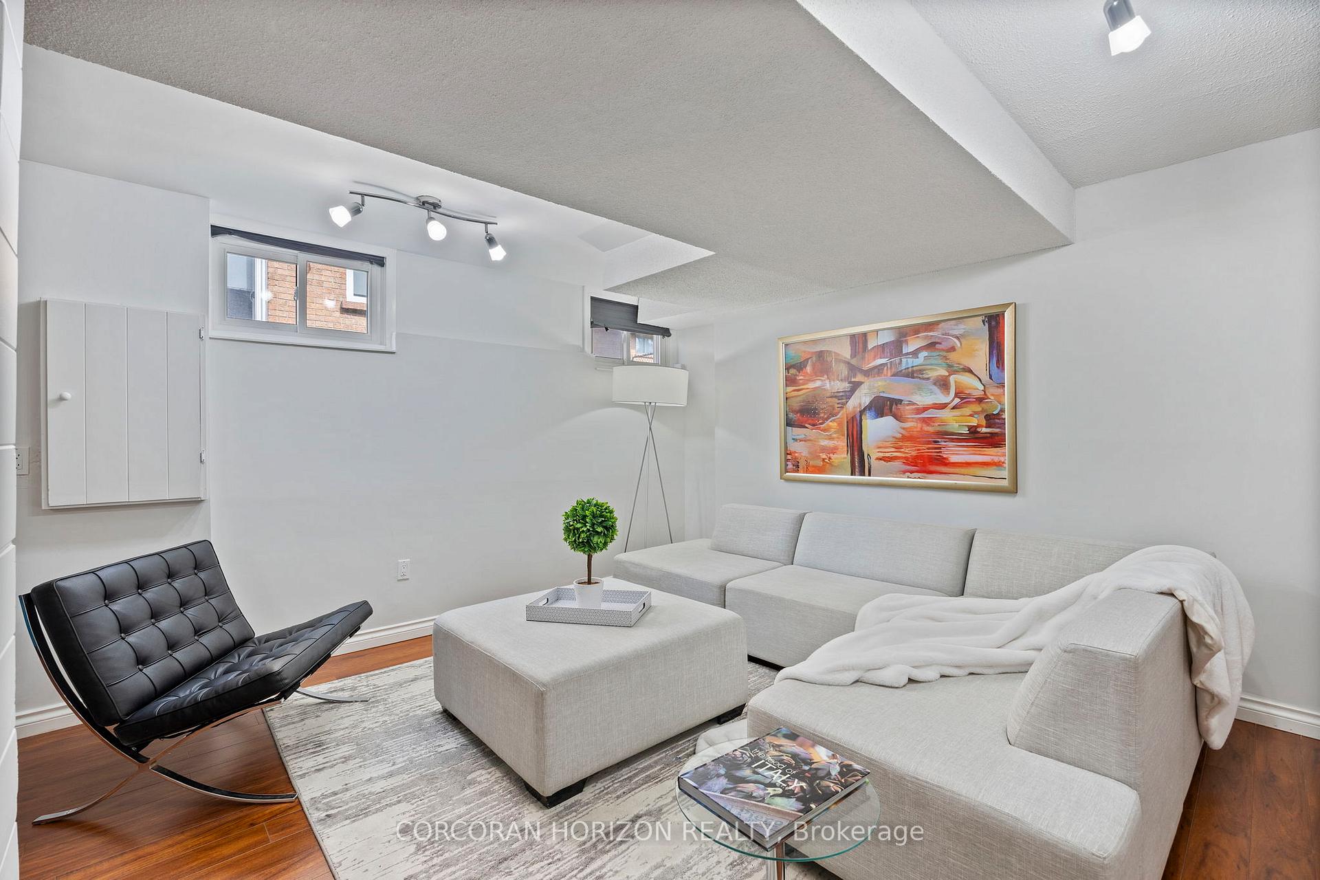 Photo 36 of 35 McKelvey Drive, Markham, Aileen-Willowbrook — HOMEH