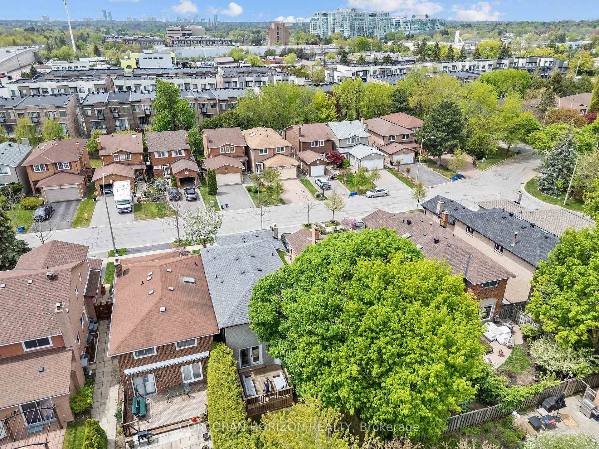 Photo 45 of 35 McKelvey Drive, Markham, Aileen-Willowbrook — HOMEH