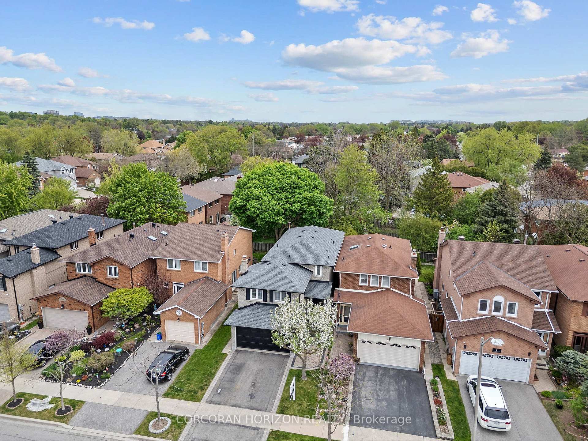 Photo 47 of 35 McKelvey Drive, Markham, Aileen-Willowbrook — HOMEH