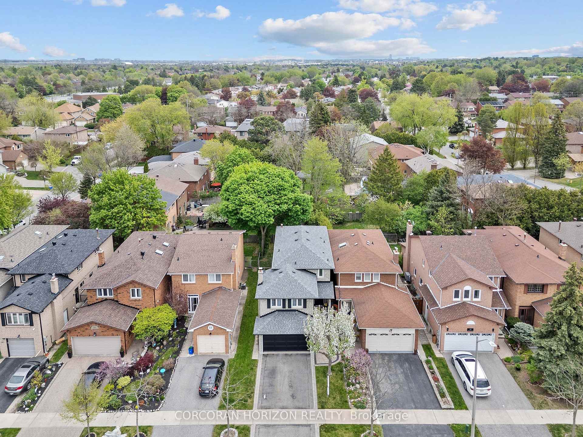 Photo 48 of 35 McKelvey Drive, Markham, Aileen-Willowbrook — HOMEH