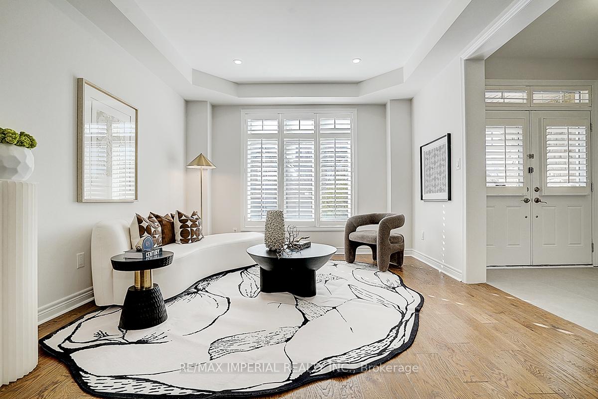 Photo 2 of 4 Duke Of Cornwall Drive, Markham, Victoria Square — HOMEH