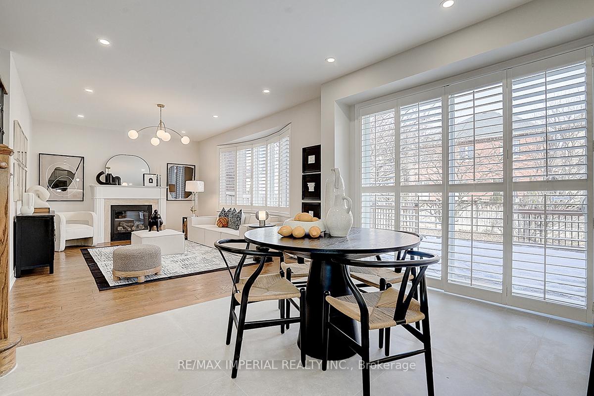 Photo 8 of 4 Duke Of Cornwall Drive, Markham, Victoria Square — HOMEH