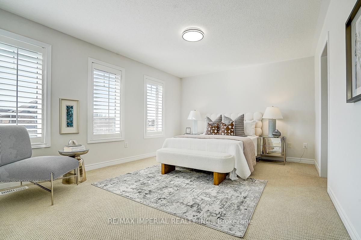 Photo 15 of 4 Duke Of Cornwall Drive, Markham, Victoria Square — HOMEH