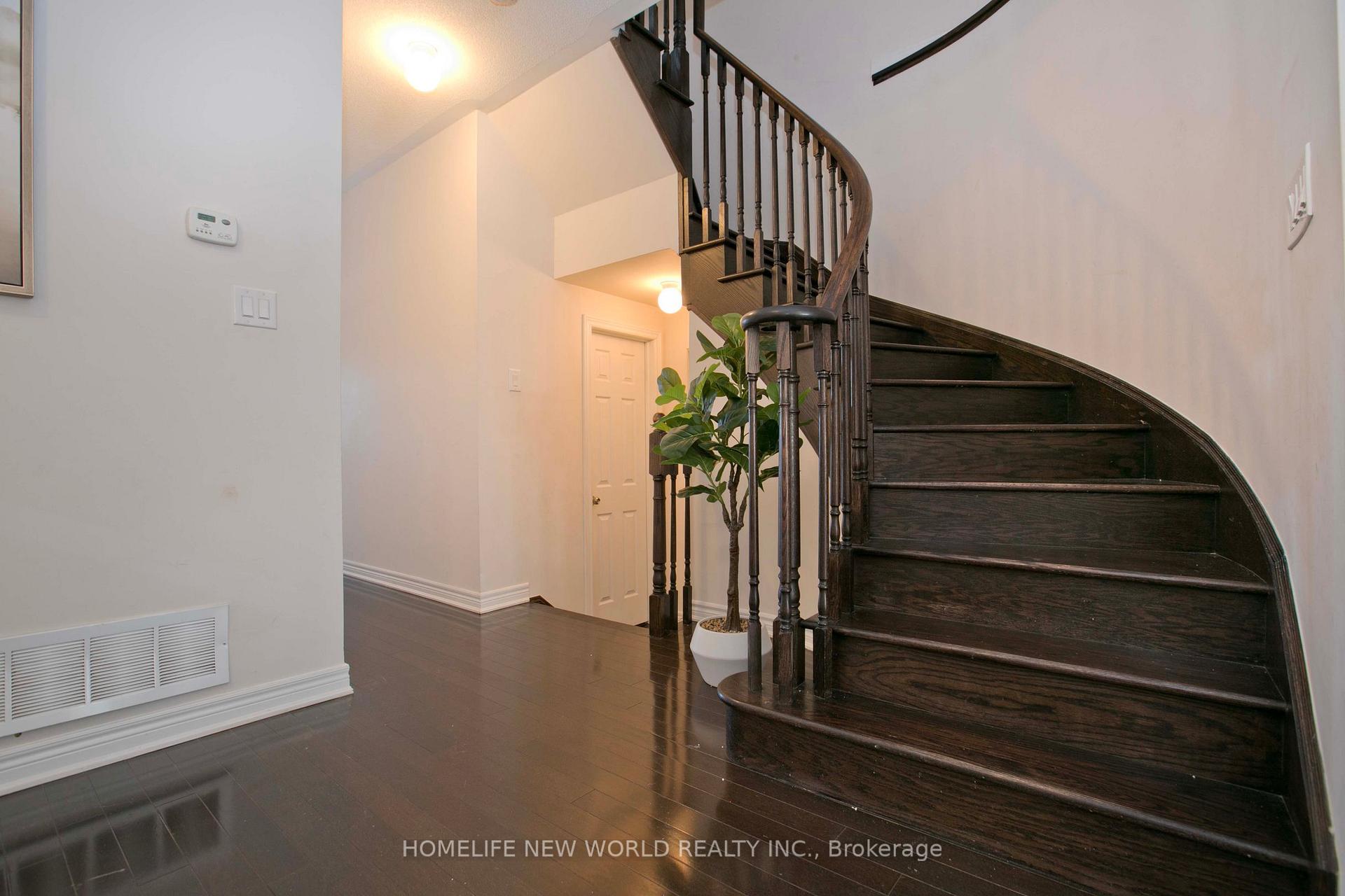 Photo 12 of 90 Rougeview Park Crescent, Markham, Greensborough — HOMEH