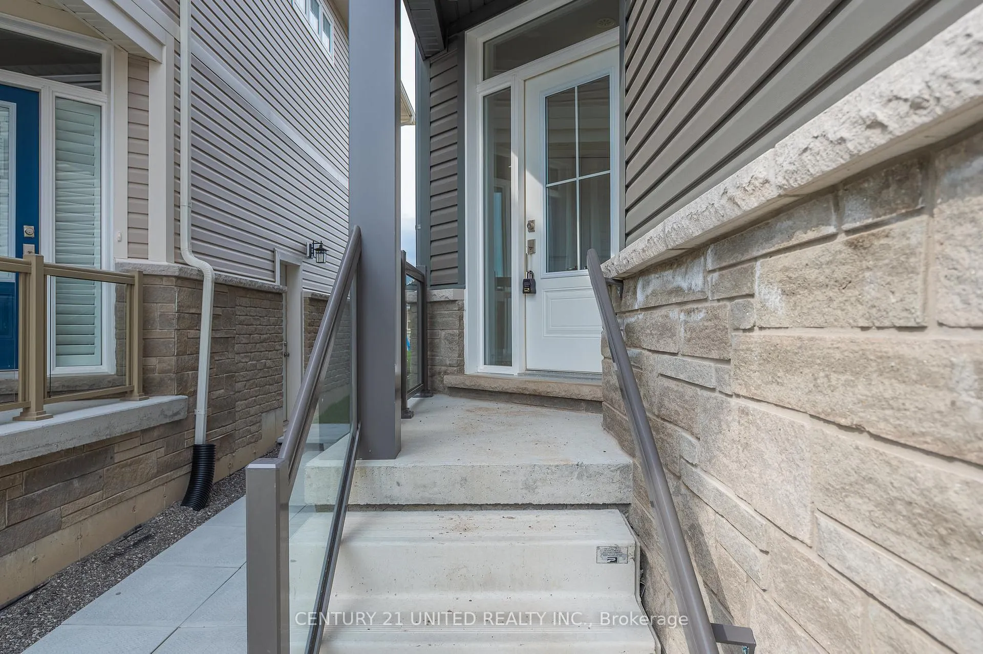Photo 3 of 315 Mullighan Gardens, Peterborough, Monaghan Ward 2 — HOMEH