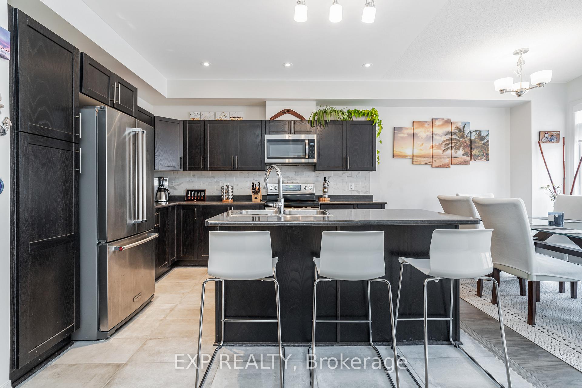 Photo 3 of 145 Overberg Way, Ottawa, Kanata - Emerald Meadows/Trailwest — HOMEH