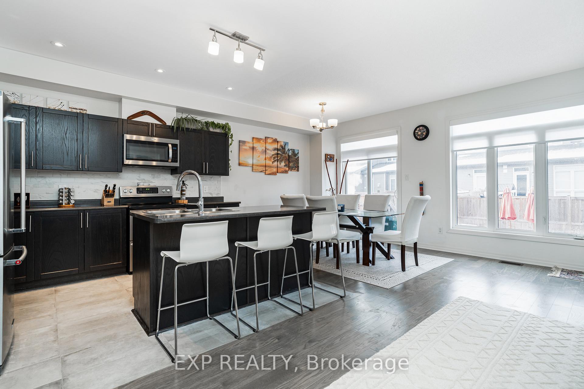 Photo 9 of 145 Overberg Way, Ottawa, Kanata - Emerald Meadows/Trailwest — HOMEH