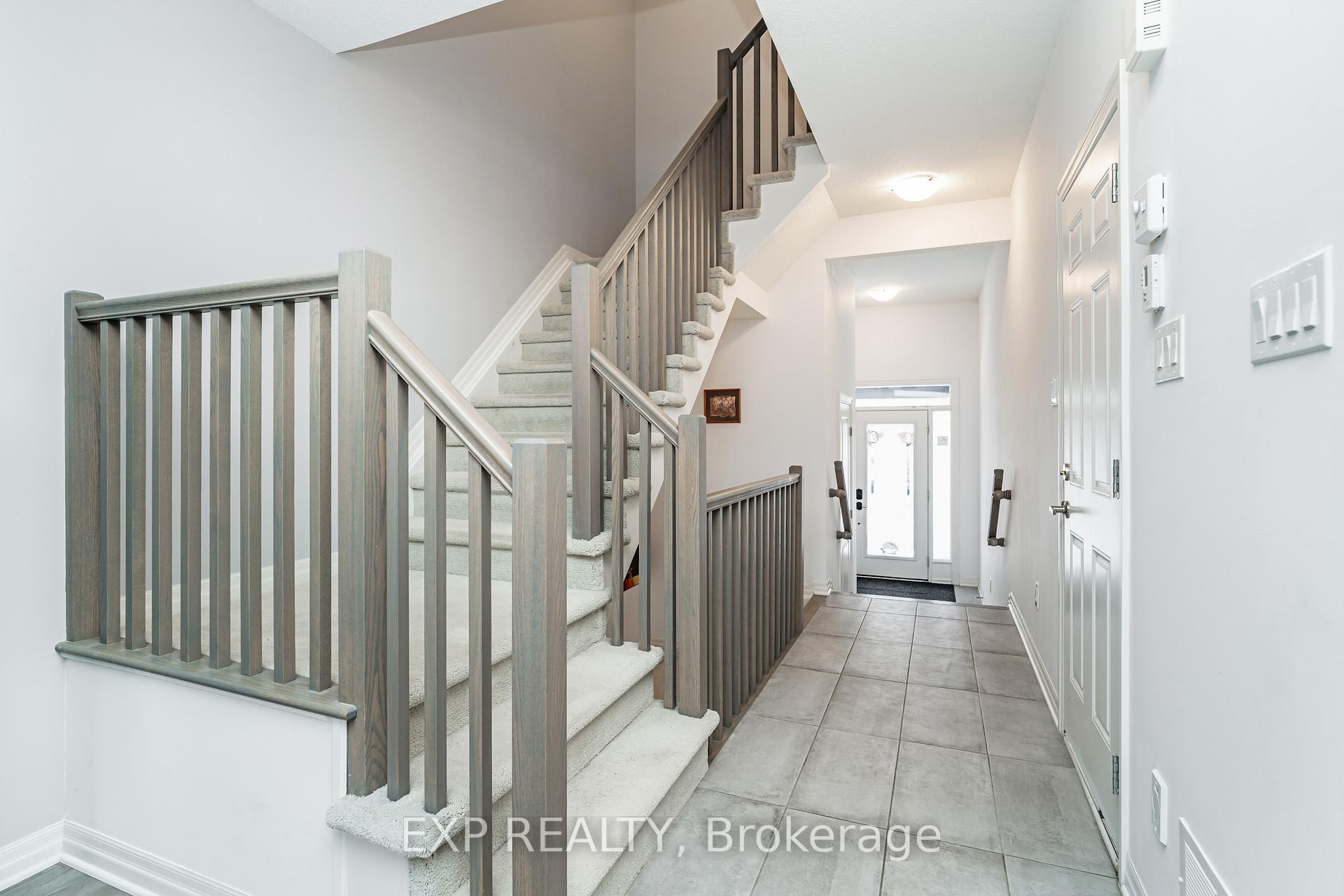 Photo 11 of 145 Overberg Way, Ottawa, Kanata - Emerald Meadows/Trailwest — HOMEH