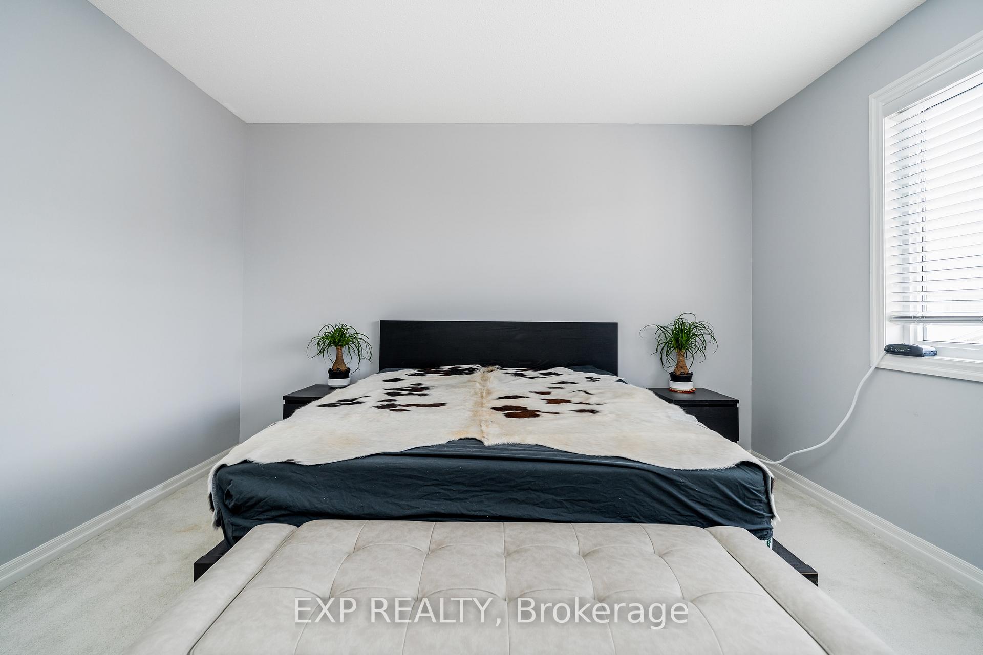 Photo 15 of 145 Overberg Way, Ottawa, Kanata - Emerald Meadows/Trailwest — HOMEH