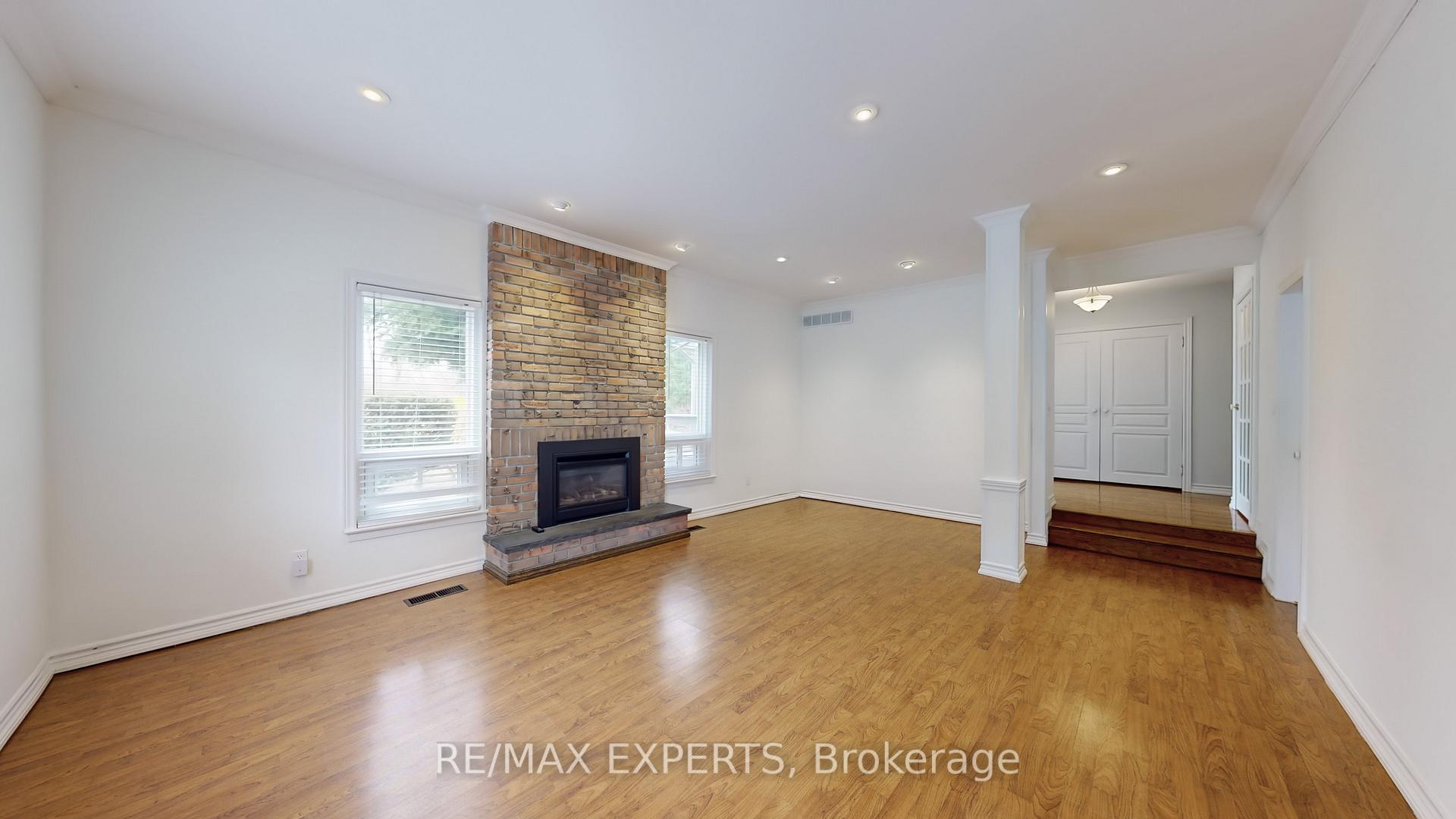 Photo 5 of 4 Christman Court, Markham, Markham Village — HOMEH
