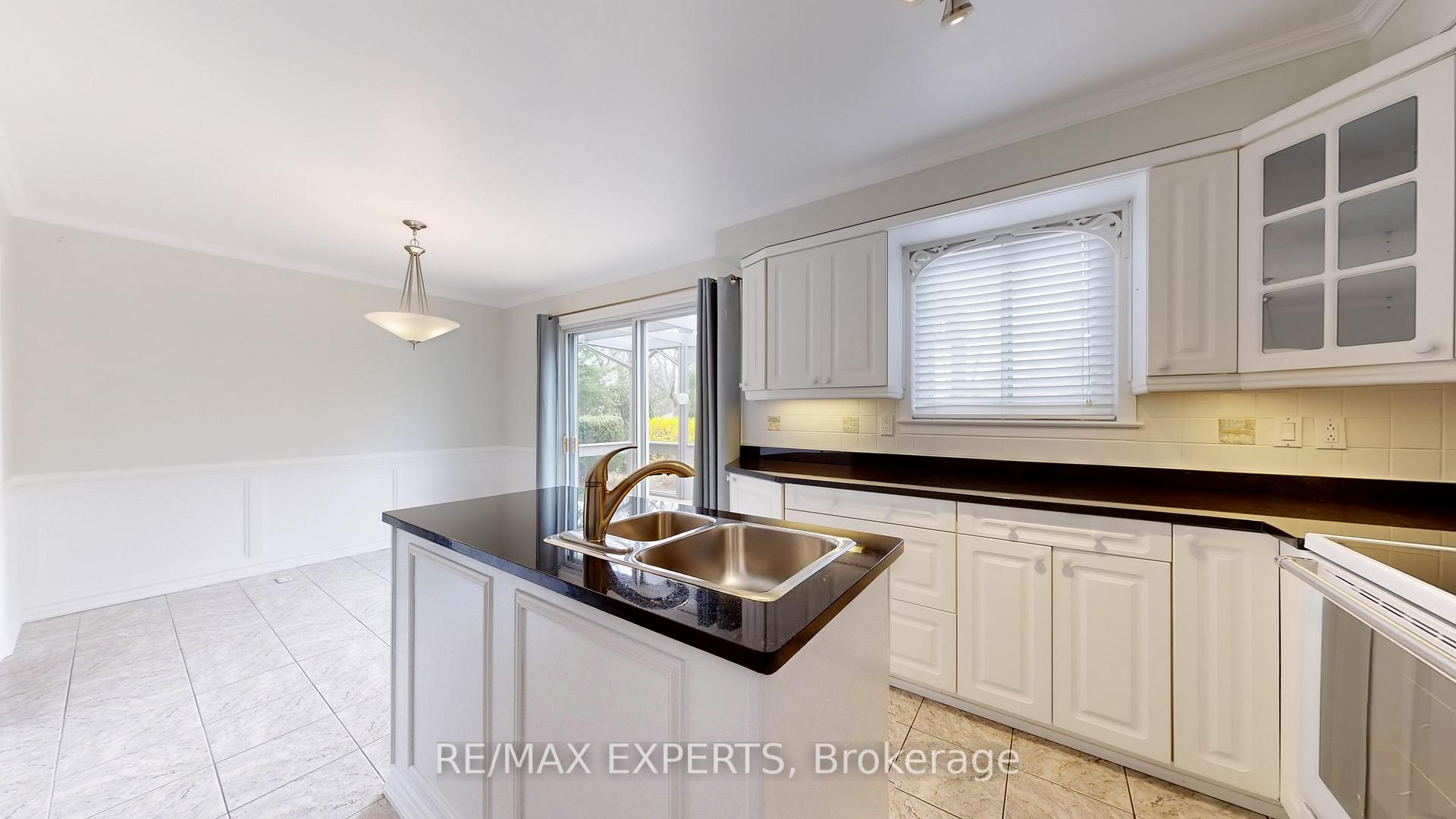 Photo 9 of 4 Christman Court, Markham, Markham Village — HOMEH