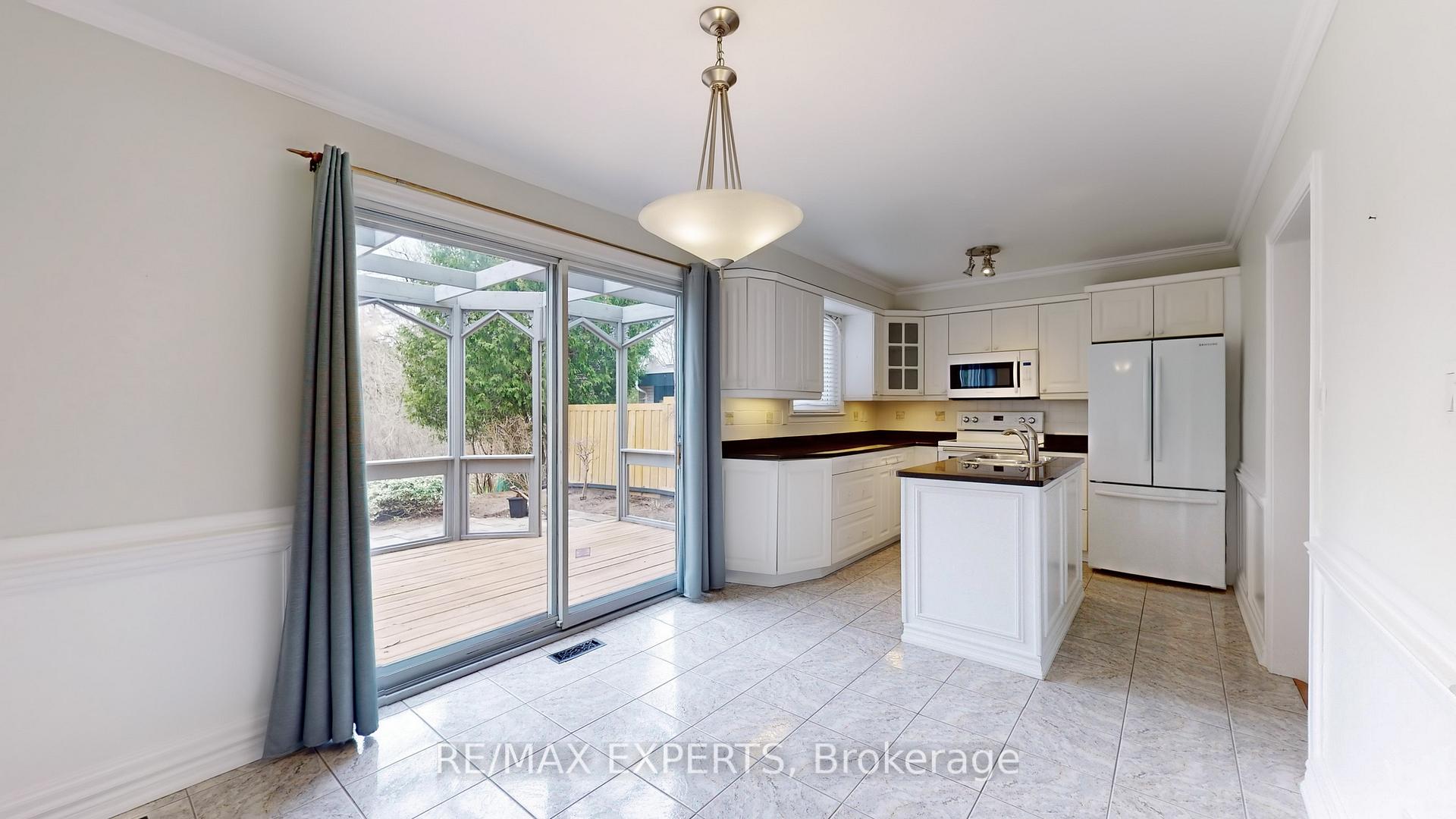 Photo 11 of 4 Christman Court, Markham, Markham Village — HOMEH