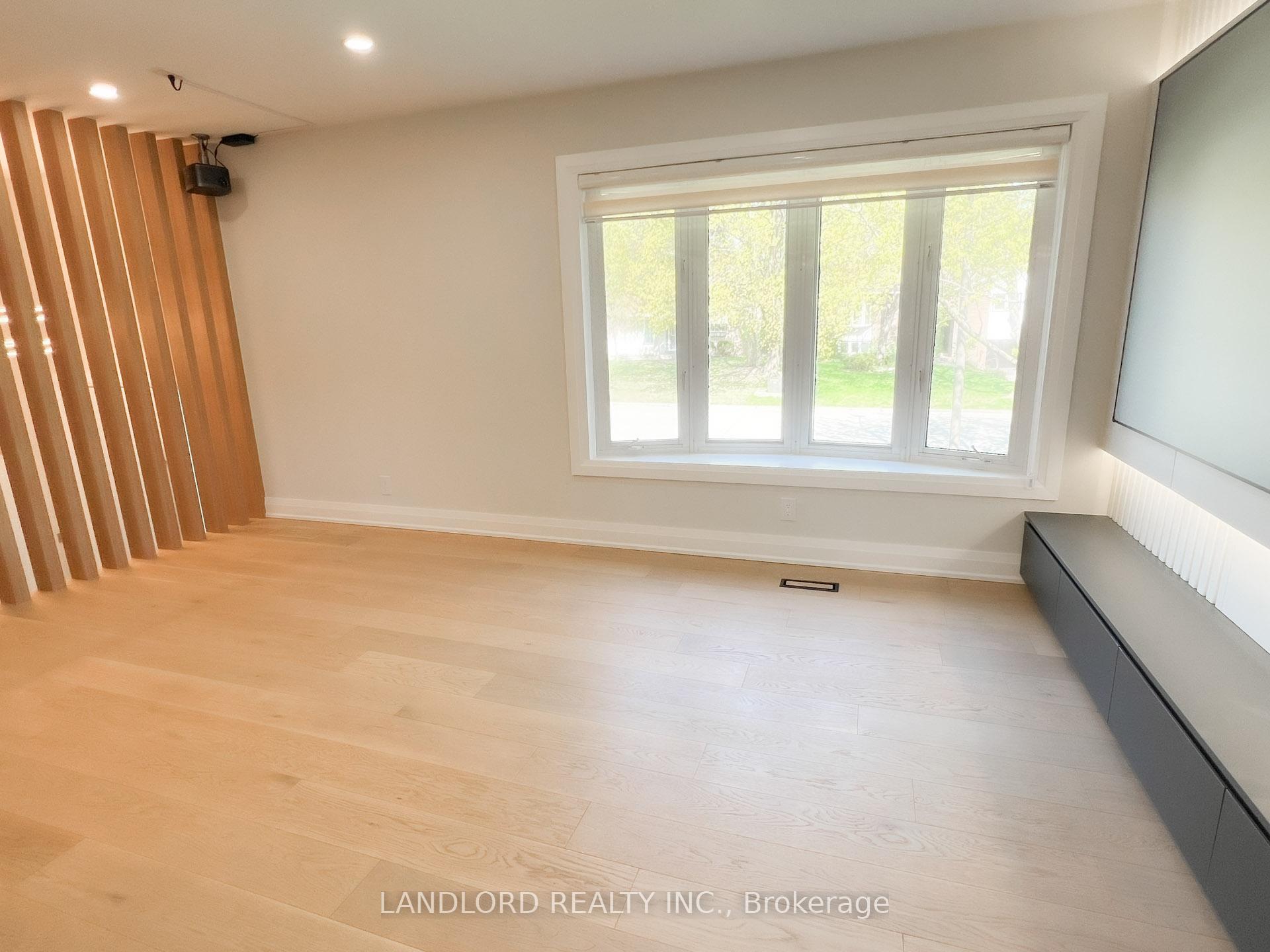 Photo 7 of 34 Sir Brandiles Place, Markham, Markham Village — HOMEH