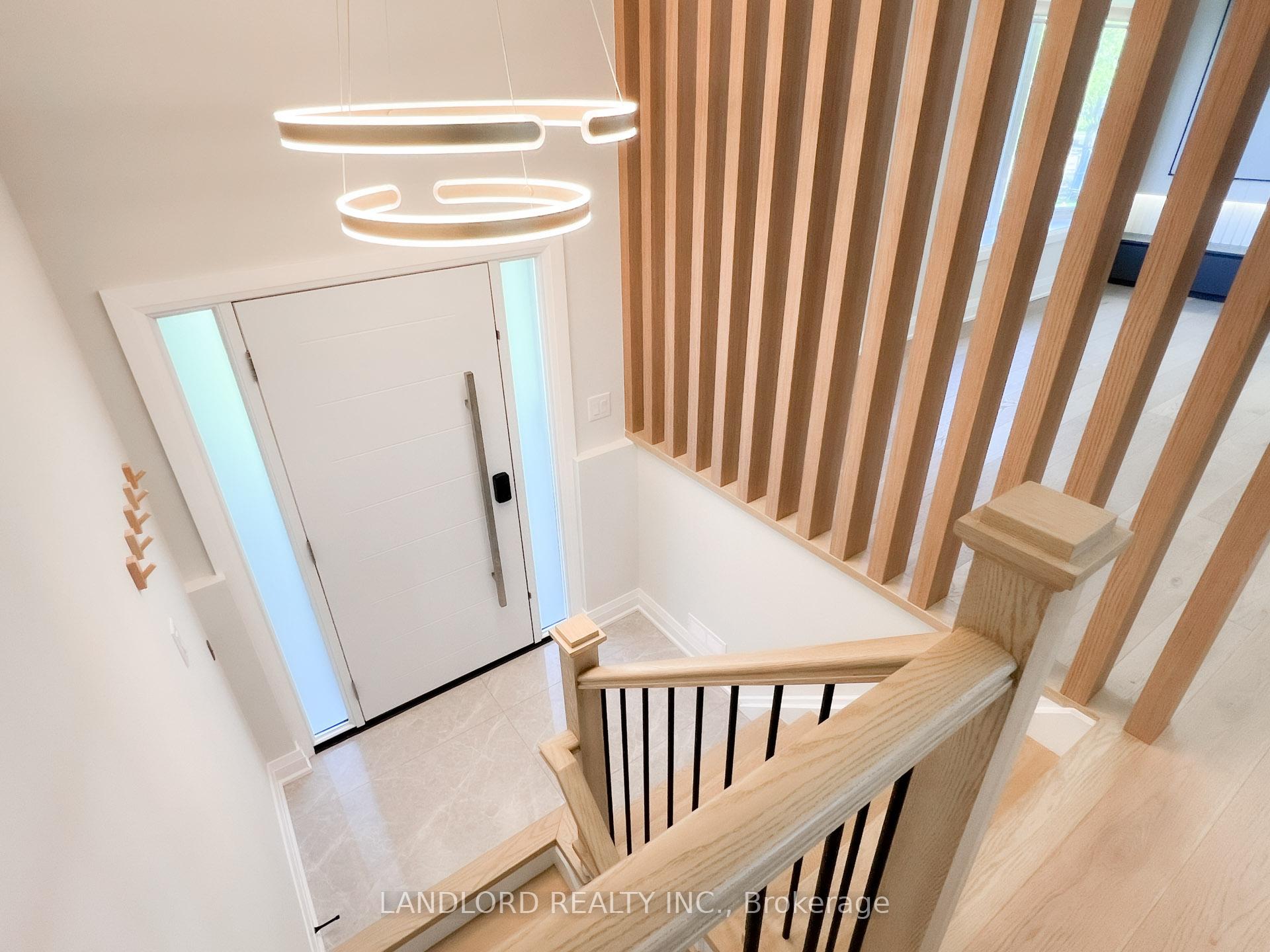 Photo 8 of 34 Sir Brandiles Place, Markham, Markham Village — HOMEH