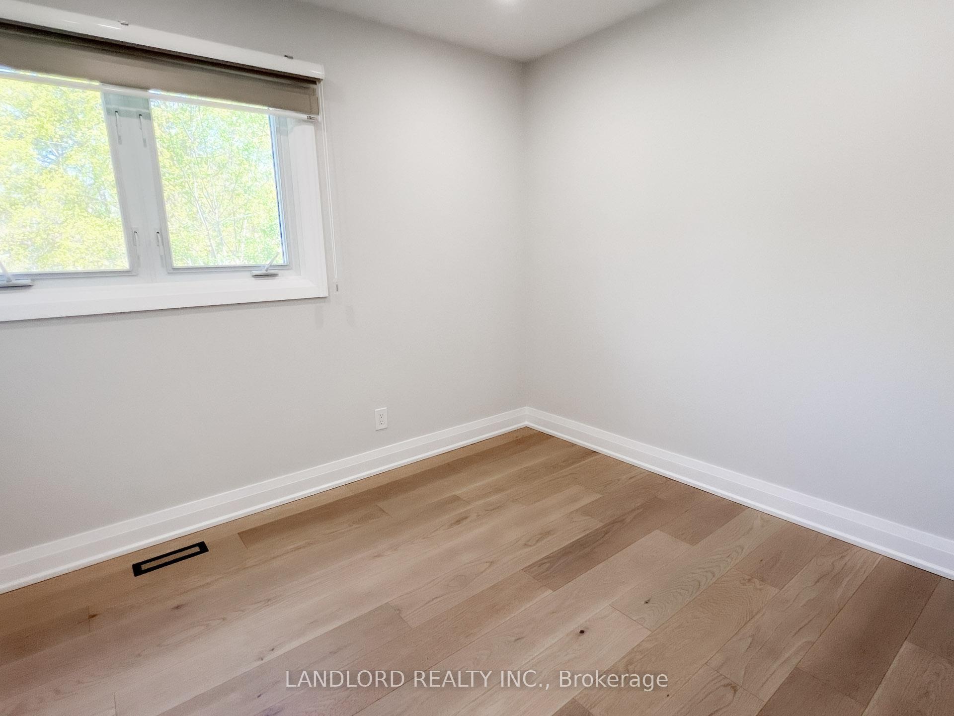 Photo 19 of 34 Sir Brandiles Place, Markham, Markham Village — HOMEH