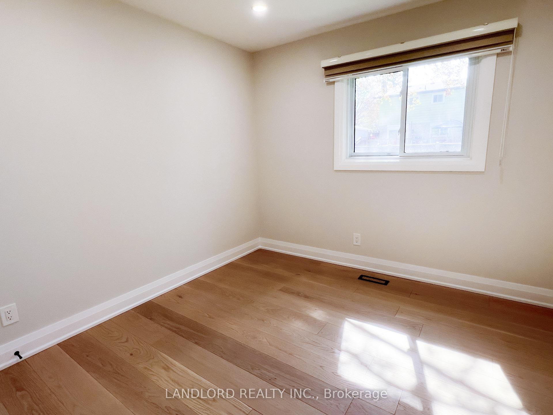 Photo 21 of 34 Sir Brandiles Place, Markham, Markham Village — HOMEH