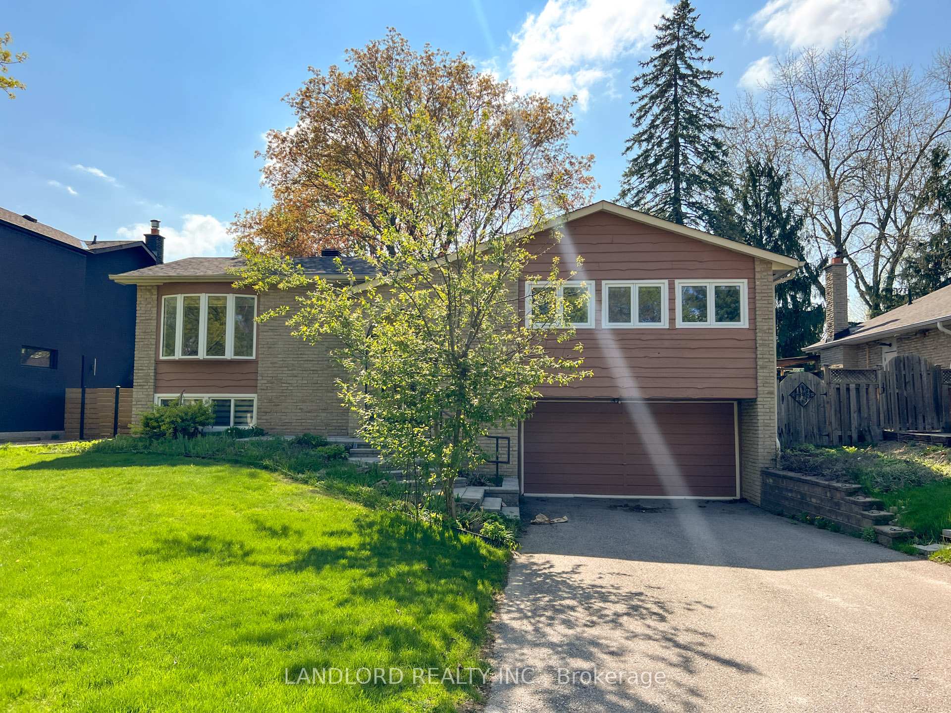 Photo 29 of 34 Sir Brandiles Place, Markham, Markham Village — HOMEH