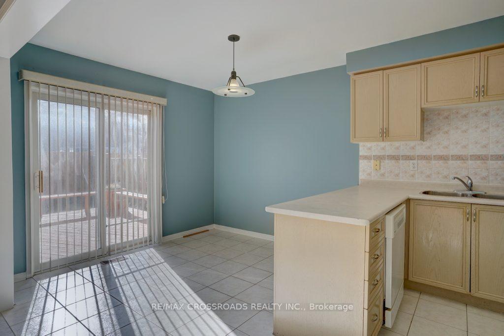 Photo 11 of 7 Apollo Road, Markham, Middlefield — HOMEH