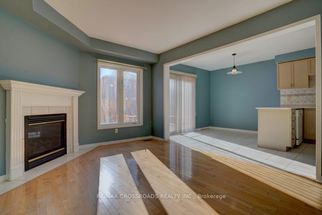Photo 12 of 7 Apollo Road, Markham, Middlefield — HOMEH