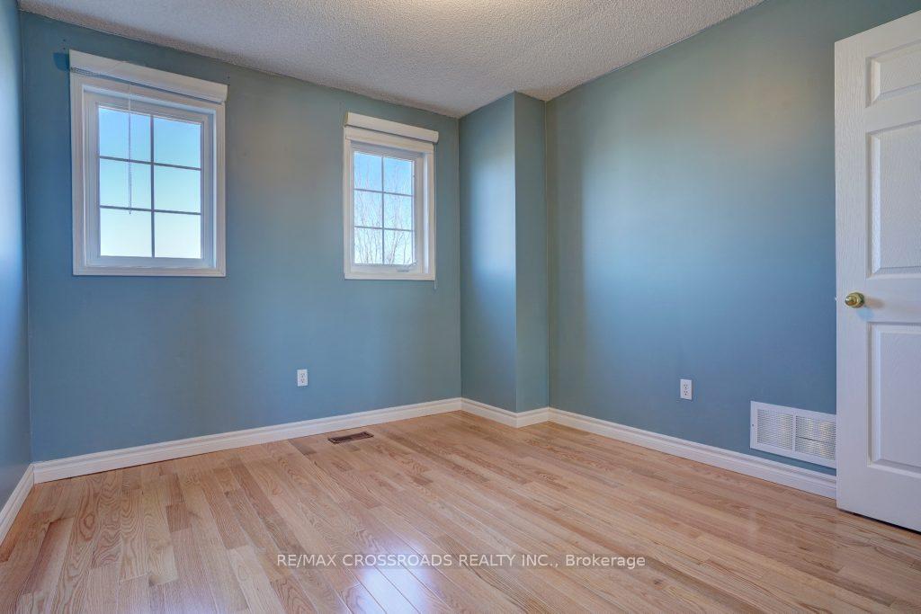 Photo 14 of 7 Apollo Road, Markham, Middlefield — HOMEH