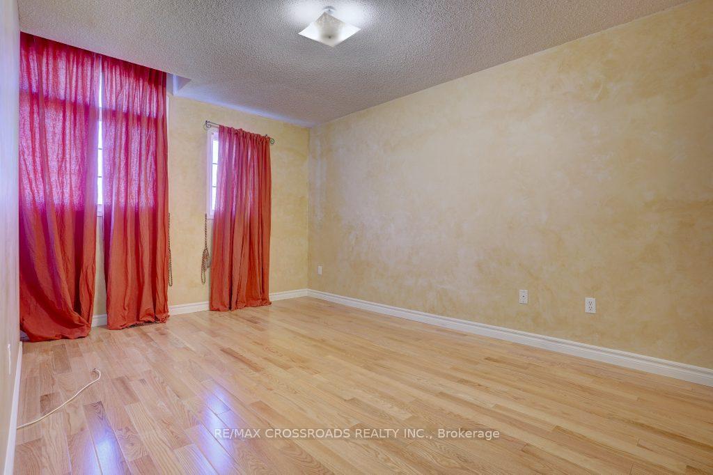 Photo 15 of 7 Apollo Road, Markham, Middlefield — HOMEH