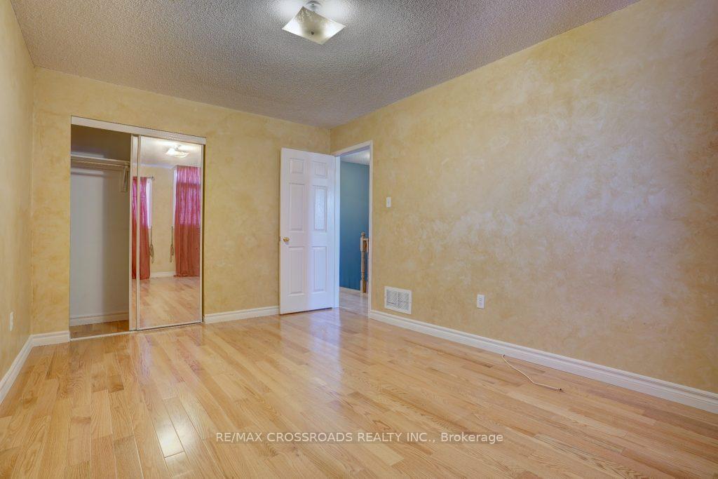 Photo 16 of 7 Apollo Road, Markham, Middlefield — HOMEH