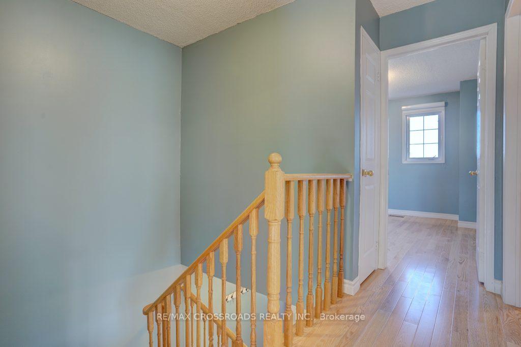 Photo 17 of 7 Apollo Road, Markham, Middlefield — HOMEH