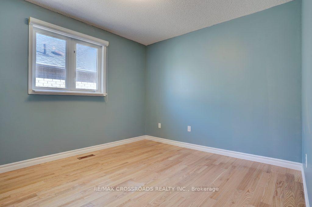 Photo 18 of 7 Apollo Road, Markham, Middlefield — HOMEH