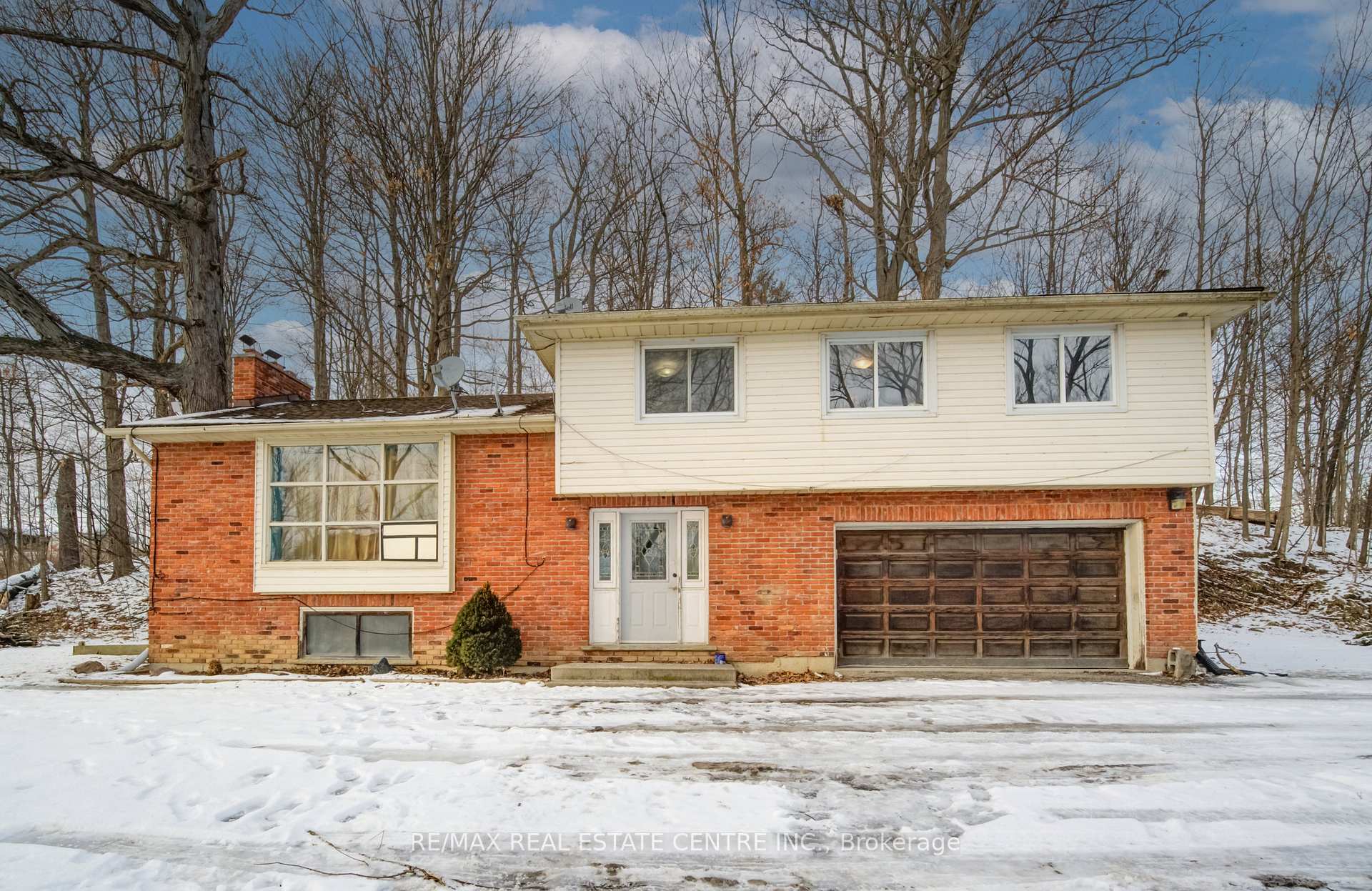 Front of 720 Fiddlers Green Road