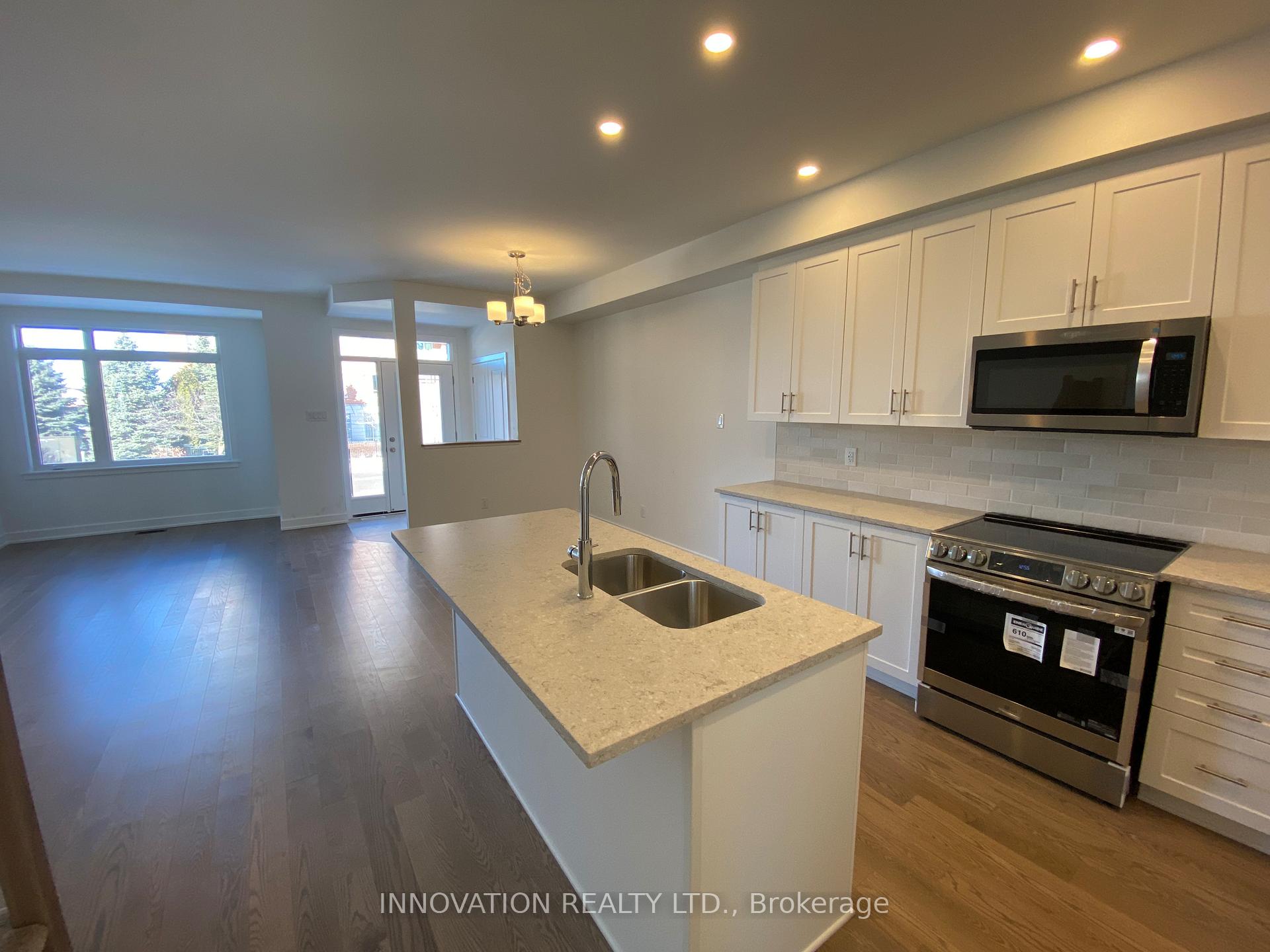 Photo 12 of 817 Anciano Crescent, Ottawa, Kanata - Emerald Meadows/Trailwest — HOMEH