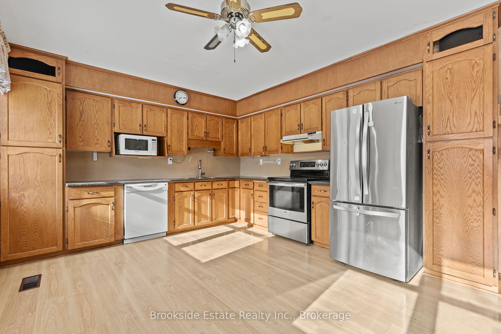 Photo 11 of Unit B, 2583 Binbrook Road, Hamilton, Binbrook — HOMEH