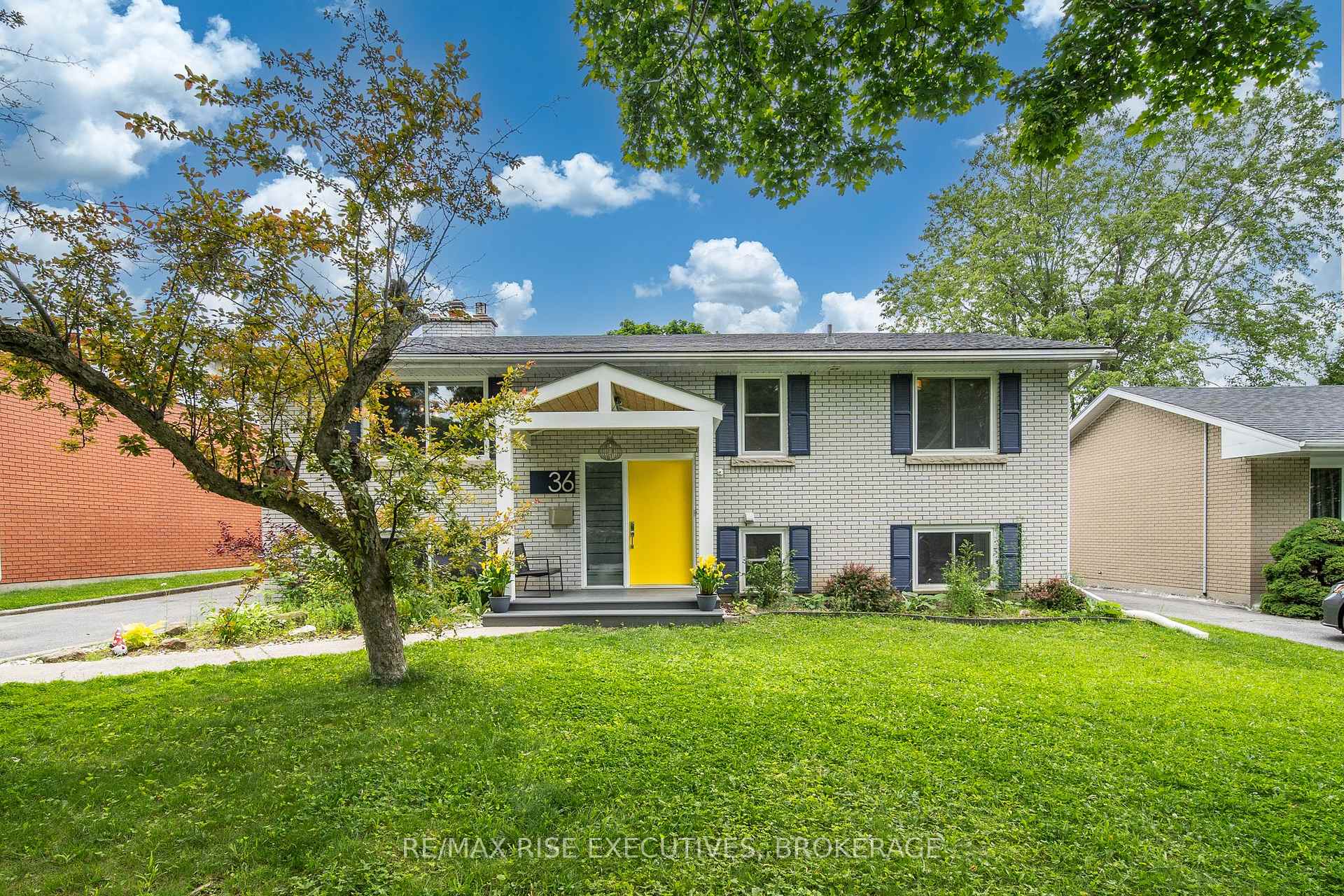 Photo 2 of 36 Casterton Avenue, Kingston, Central City West — HOMEH