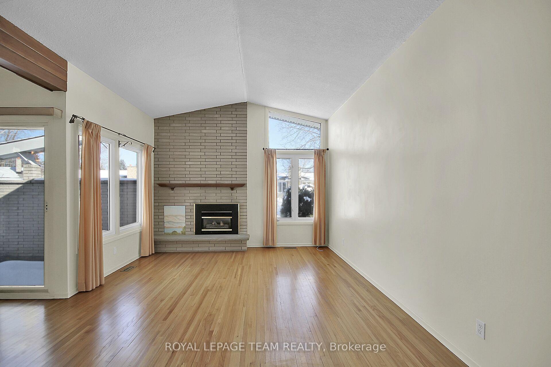 Photo 7 of 135 Old Colony Road, Ottawa, Kanata - Glencairn/Hazeldean — HOMEH