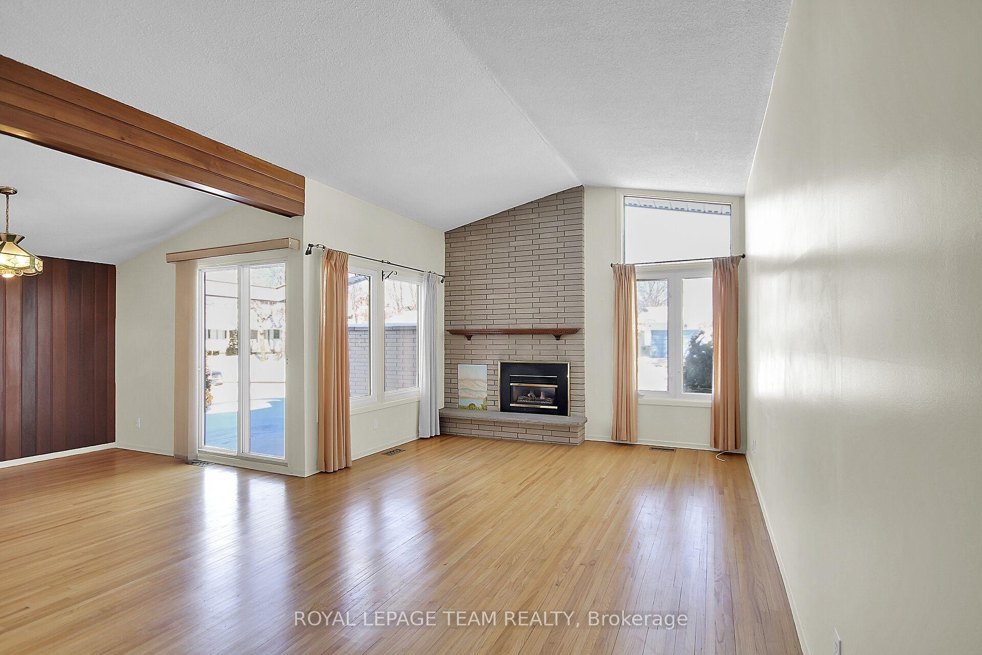 Photo 8 of 135 Old Colony Road, Ottawa, Kanata - Glencairn/Hazeldean — HOMEH