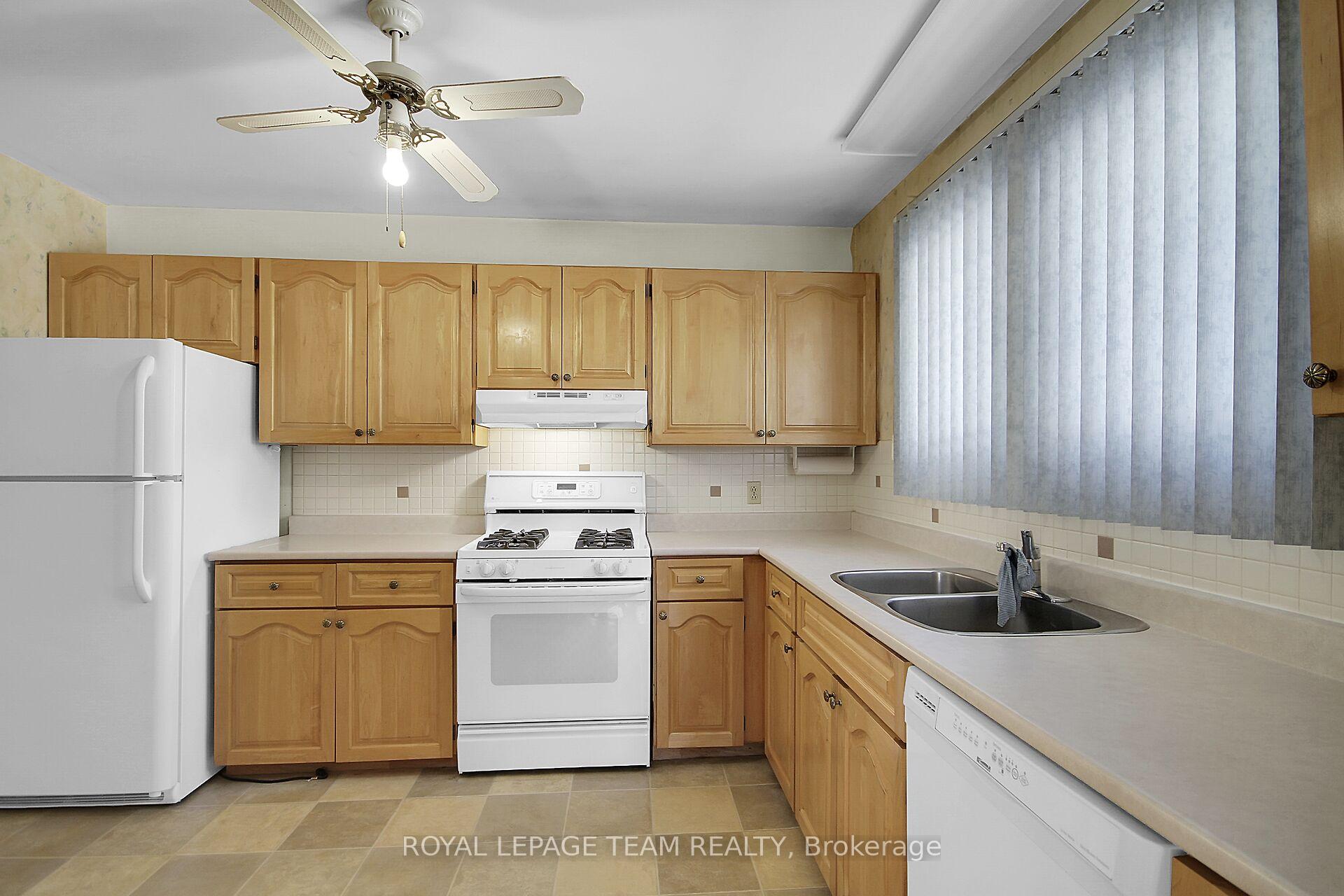 Photo 14 of 135 Old Colony Road, Ottawa, Kanata - Glencairn/Hazeldean — HOMEH