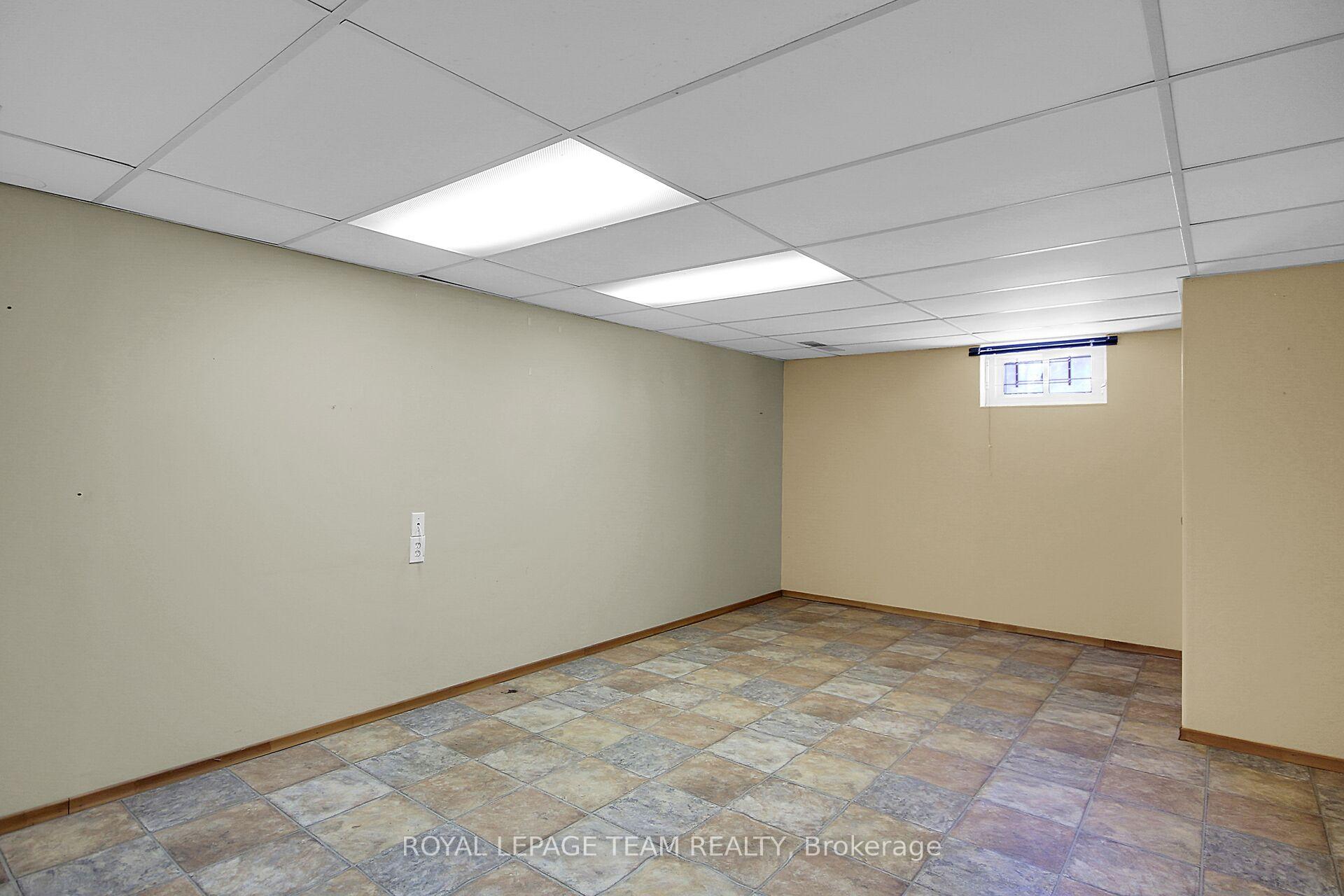 Photo 23 of 135 Old Colony Road, Ottawa, Kanata - Glencairn/Hazeldean — HOMEH