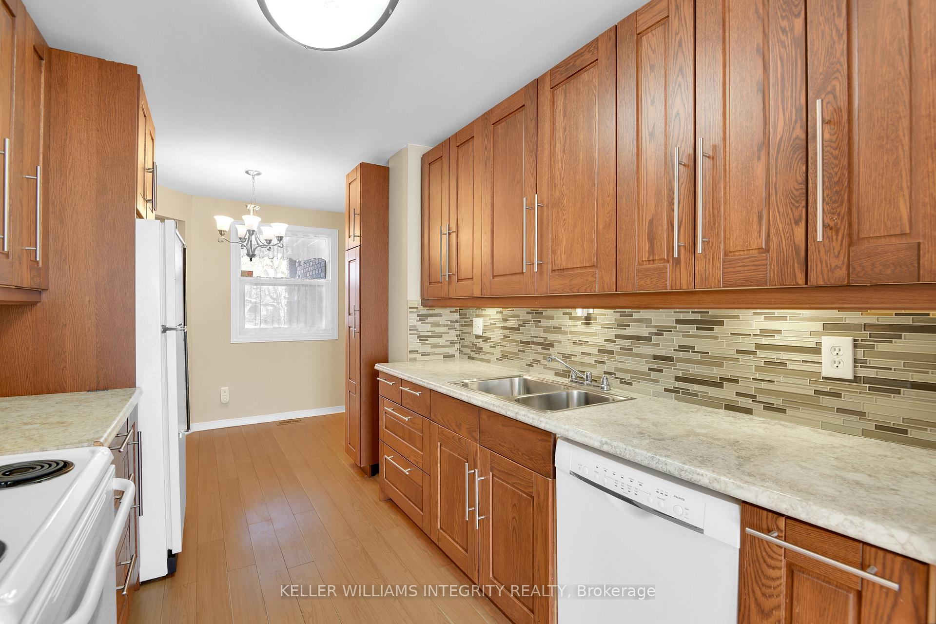 Photo 10 of 59 Robarts Crescent, Ottawa, Kanata - Katimavik — HOMEH