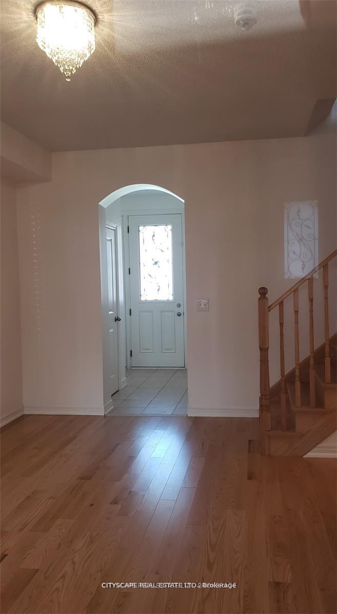 Photo 2 of 56 Narbonne Crescent, Hamilton, Stoney Creek — HOMEH