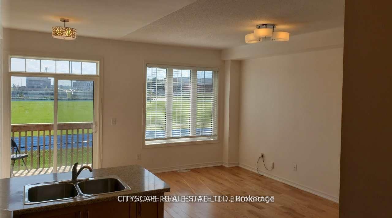 Photo 3 of 56 Narbonne Crescent, Hamilton, Stoney Creek — HOMEH