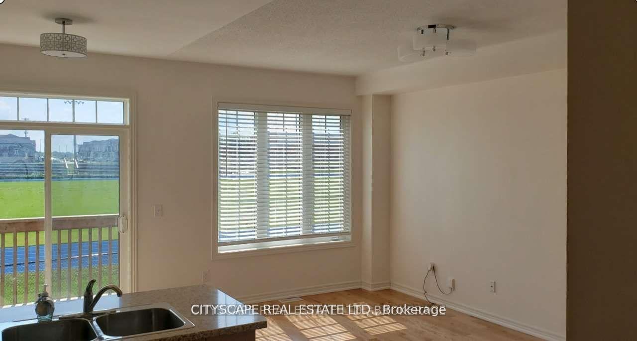 Photo 4 of 56 Narbonne Crescent, Hamilton, Stoney Creek — HOMEH