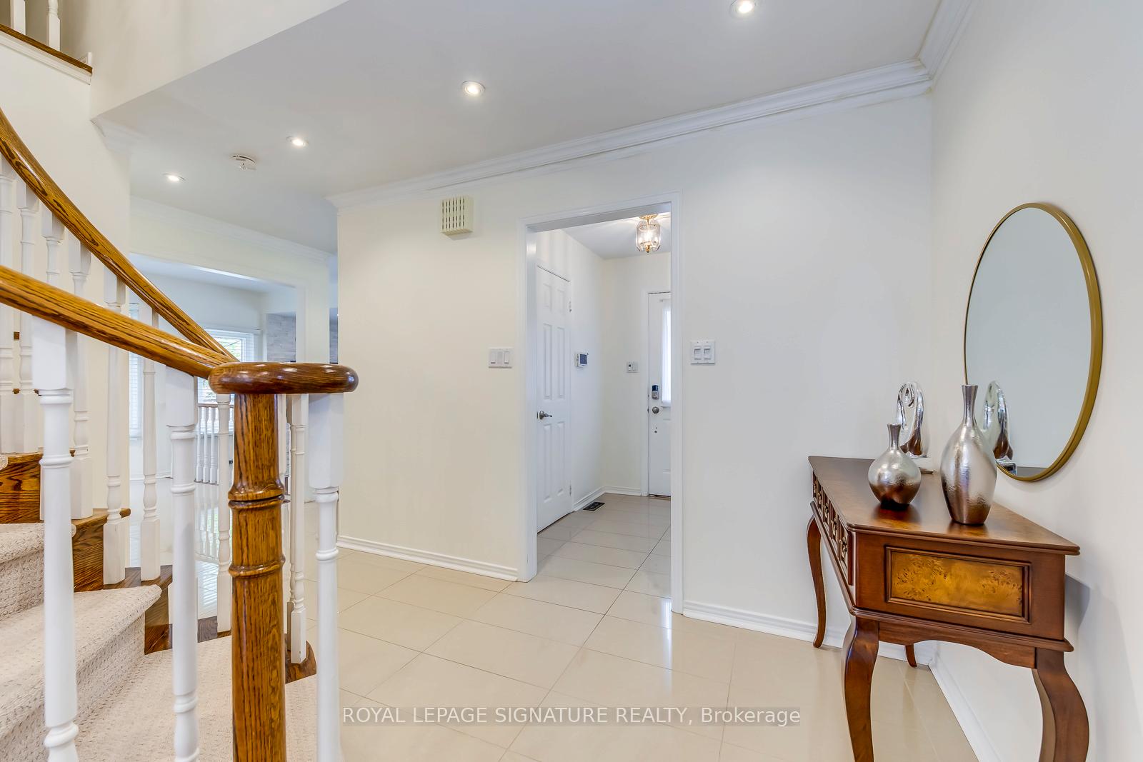 Photo 4 of 23 Waterbridge Lane, Markham, Unionville — HOMEH