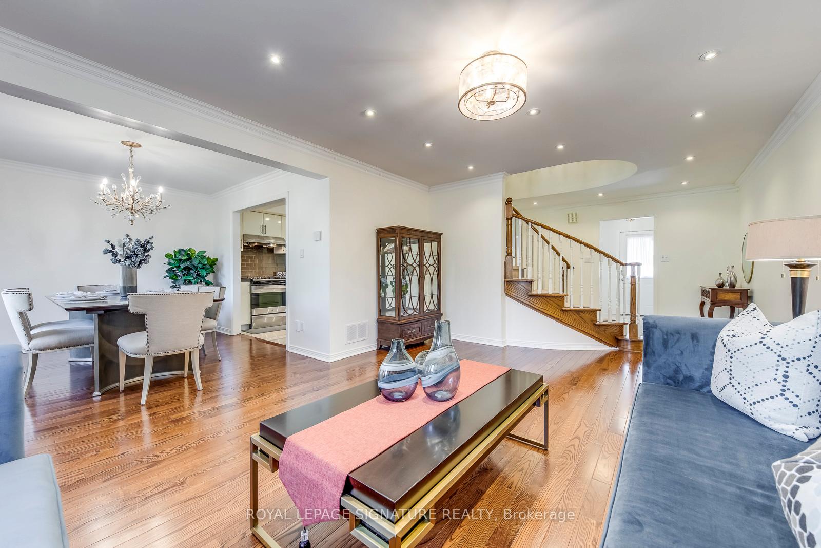 Photo 7 of 23 Waterbridge Lane, Markham, Unionville — HOMEH