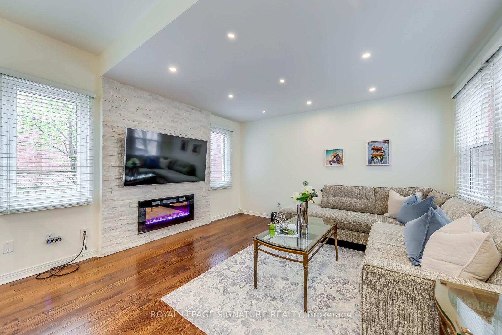 Photo 17 of 23 Waterbridge Lane, Markham, Unionville — HOMEH