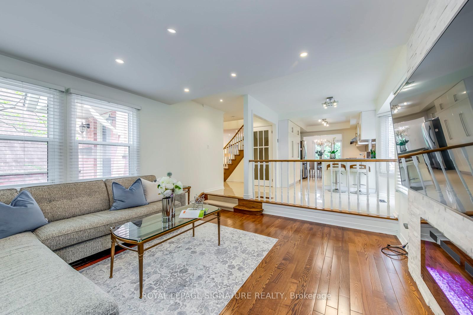 Photo 18 of 23 Waterbridge Lane, Markham, Unionville — HOMEH